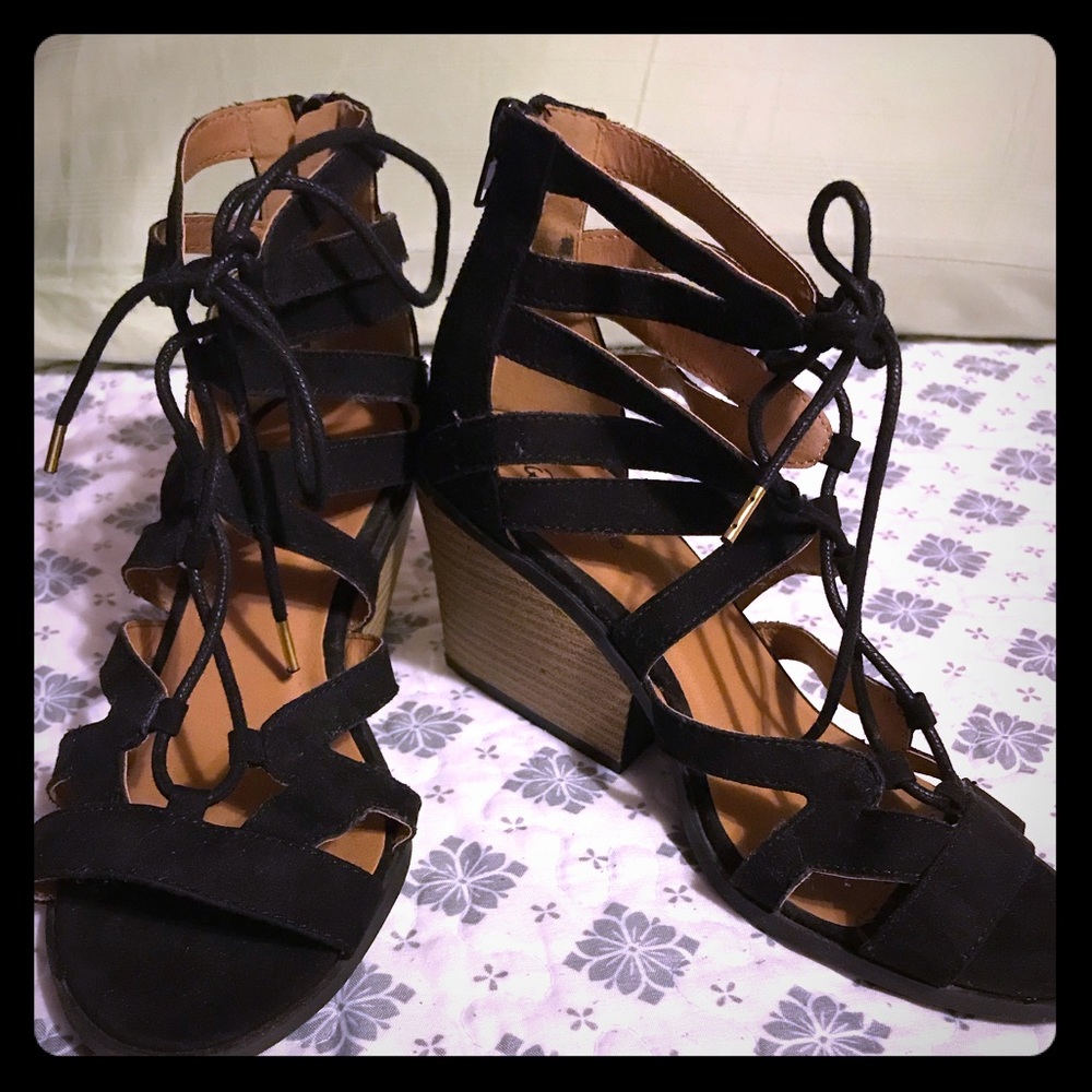 Black Wedges